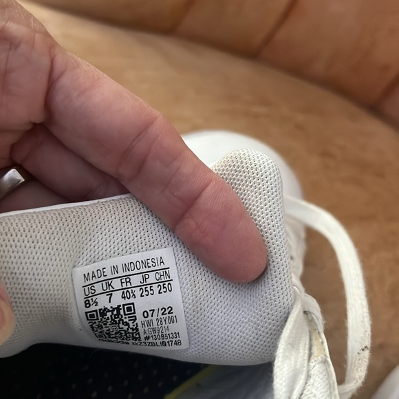 Adidas sneakers! - Picture 5 of 6